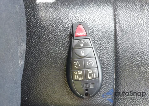 2014 Chrysler Town & Country Touring из США, поврежденный, VIN 2C4RC1BG4ER467076